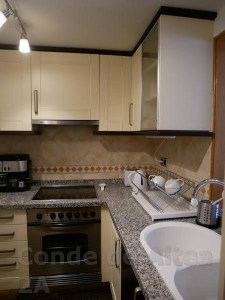 Delightful Seaview Apartment In Beautiful Альтеа Экстерьер фото